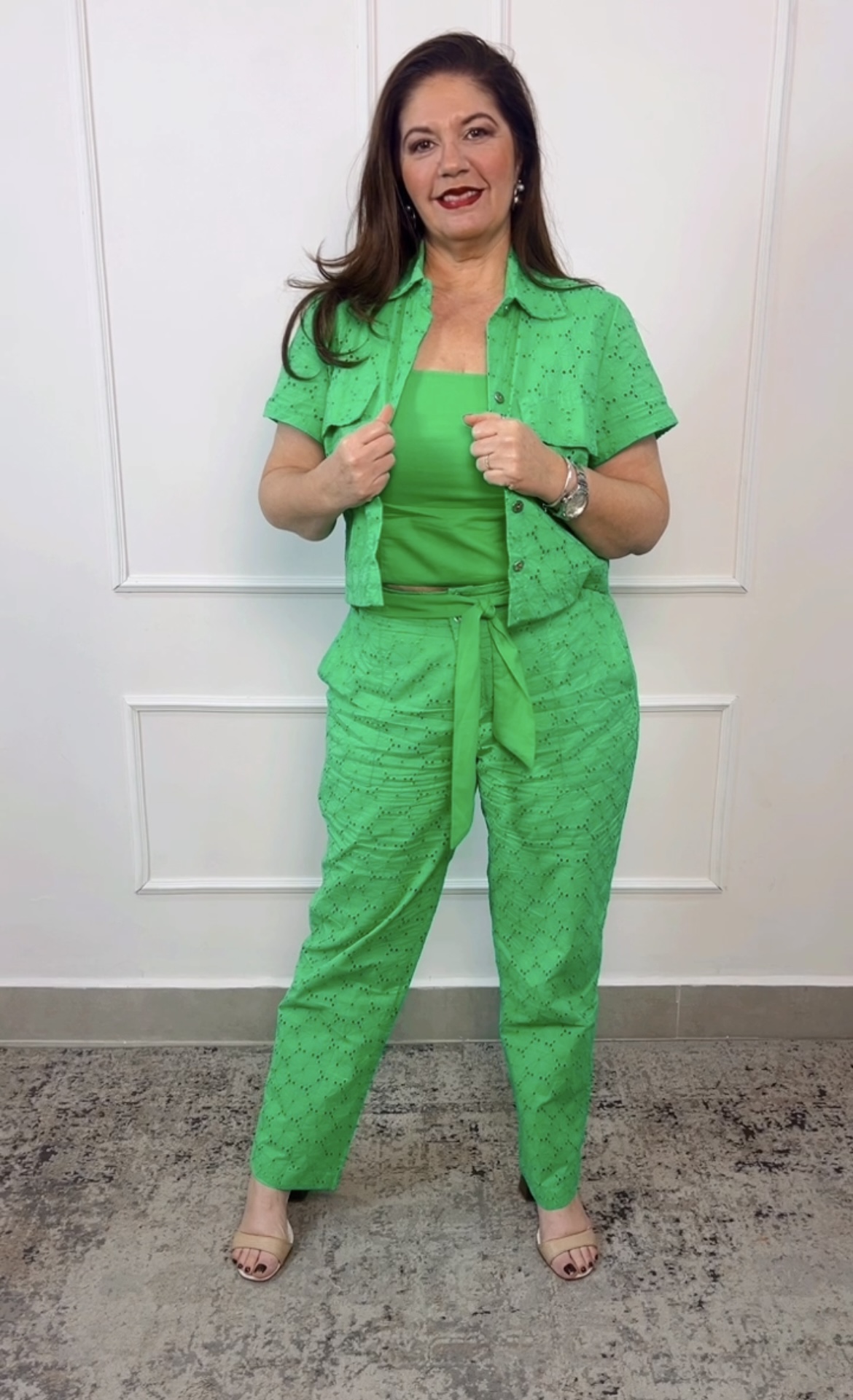 Conjunto Camelia - Calça, blusa cropped e camisa