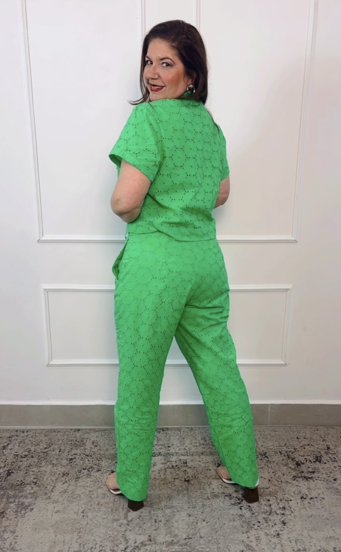 Conjunto Camelia - Calça, blusa cropped e camisa - Imagem 2